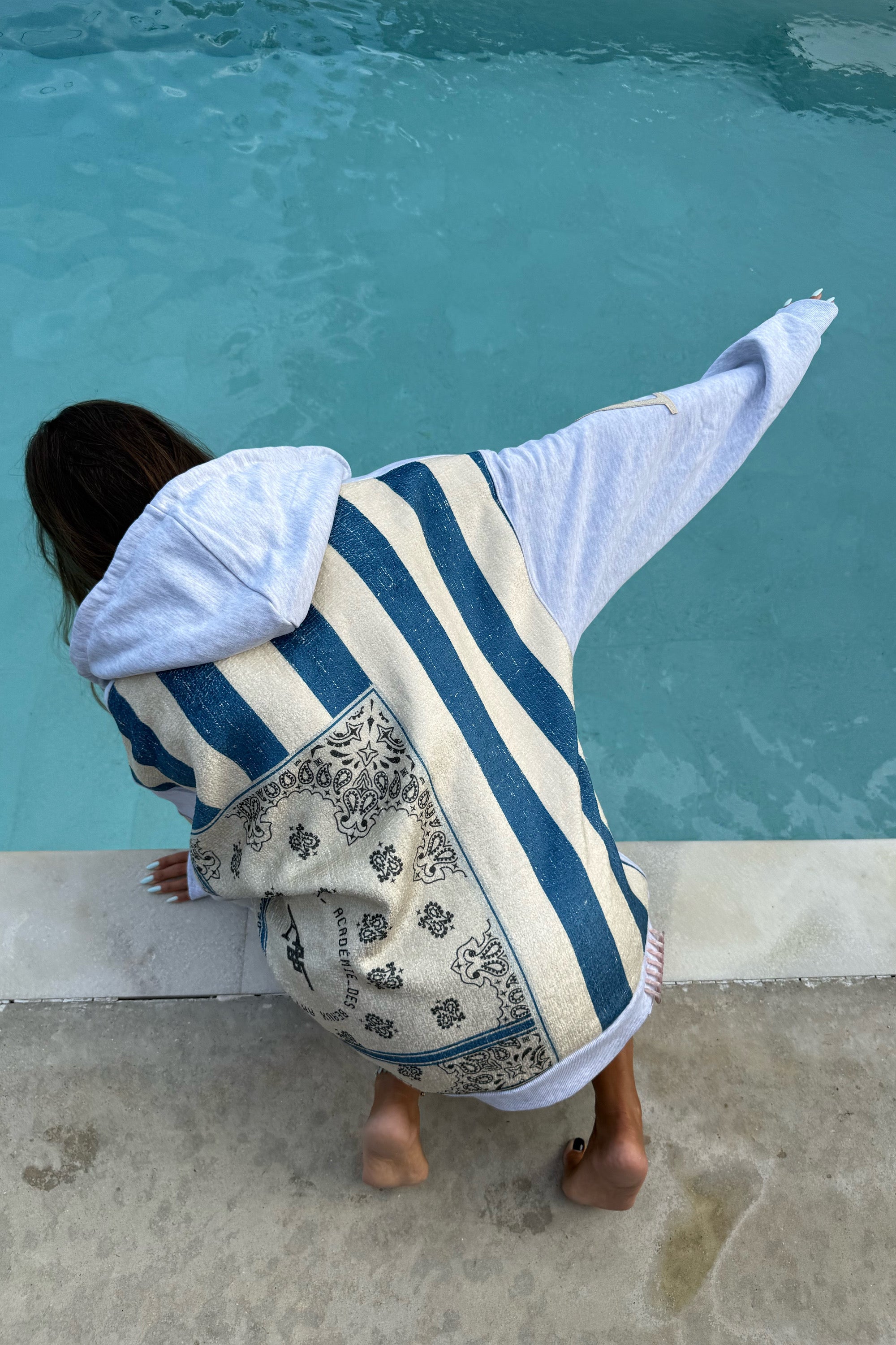 ZIP HOODIE KNITTED