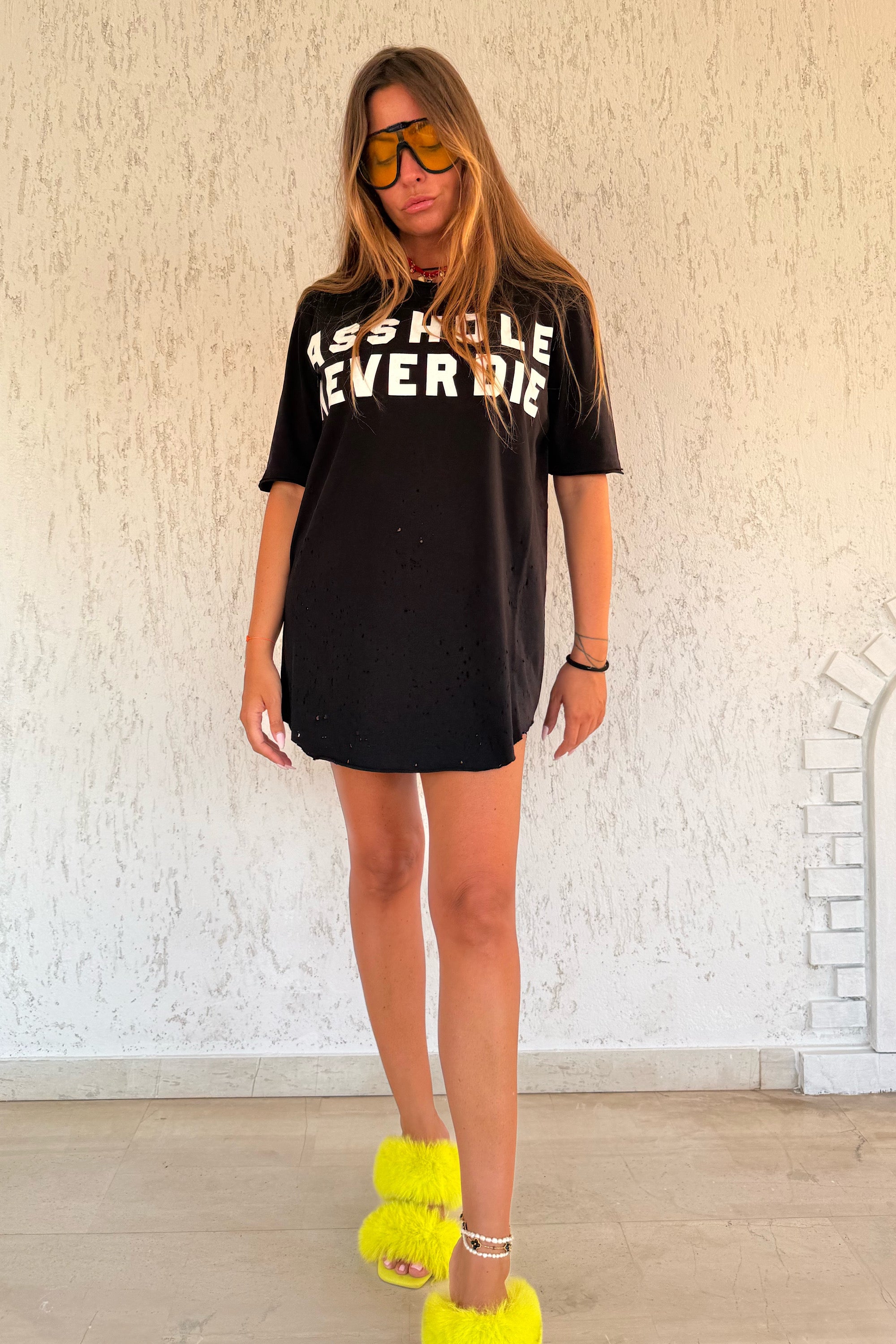 NEVER DIE TEE