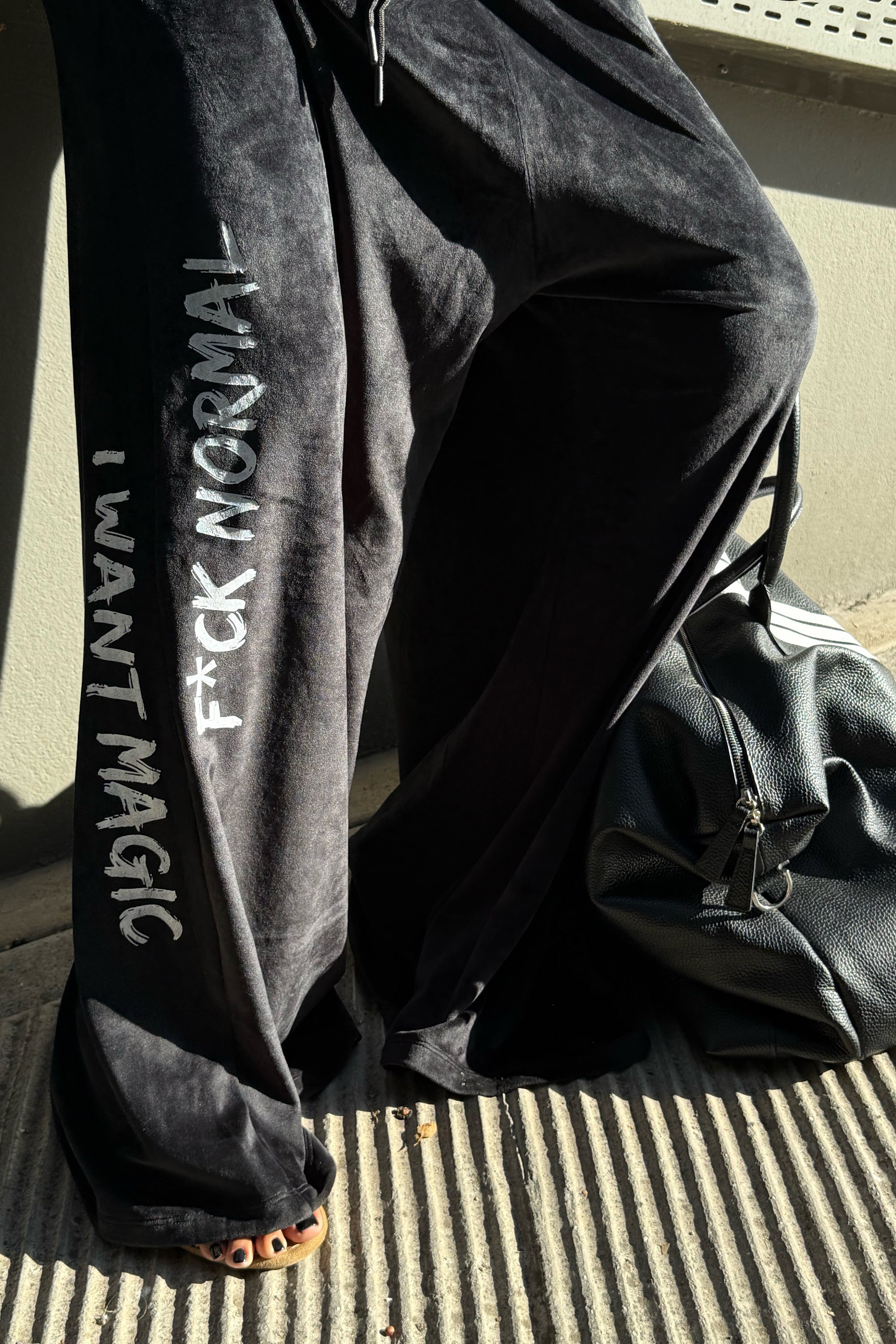 PAINTED VELVET JOGGERS