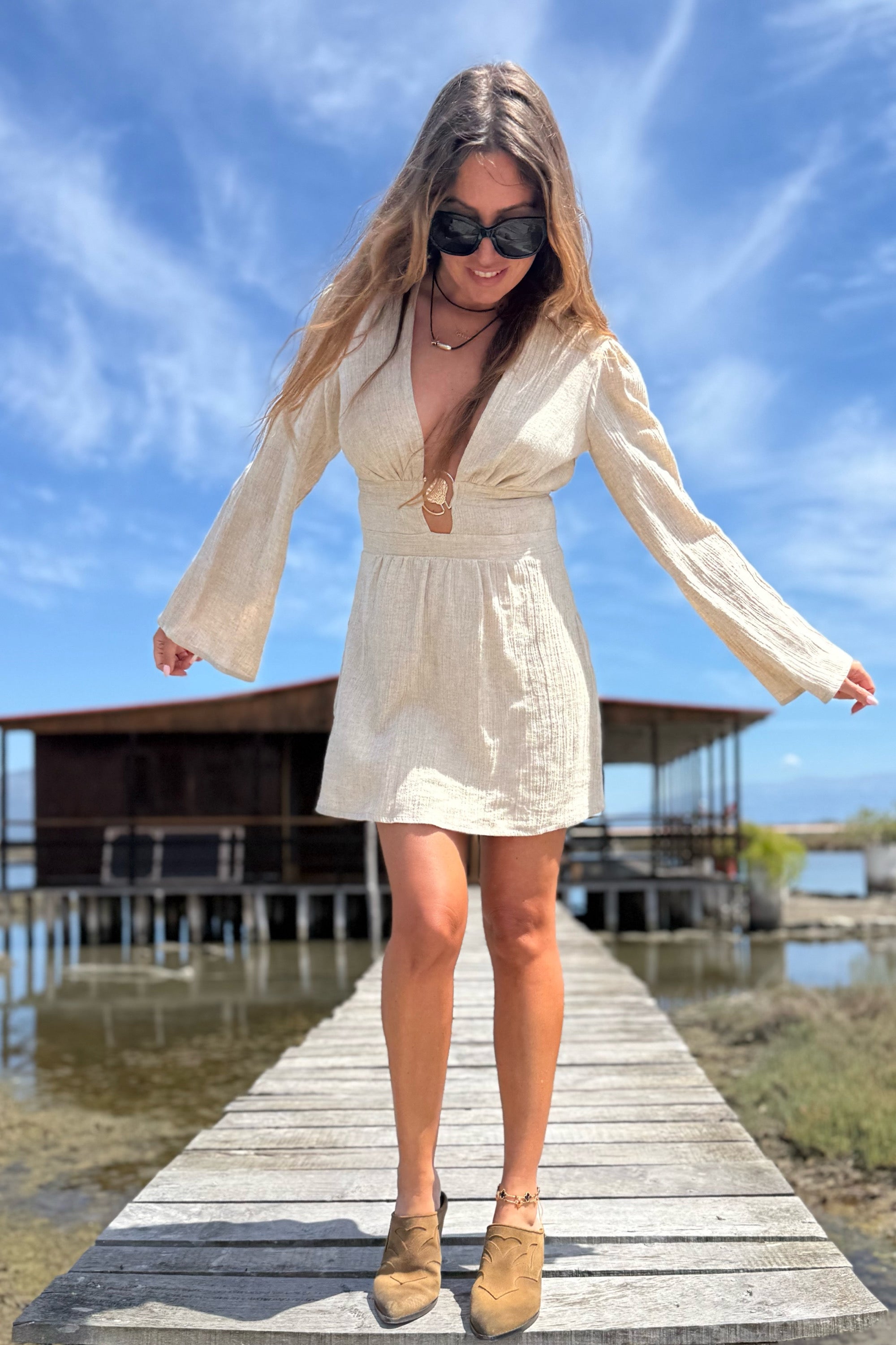 MINI PLUNGE SHELL DRESS GCM – White Boutiques