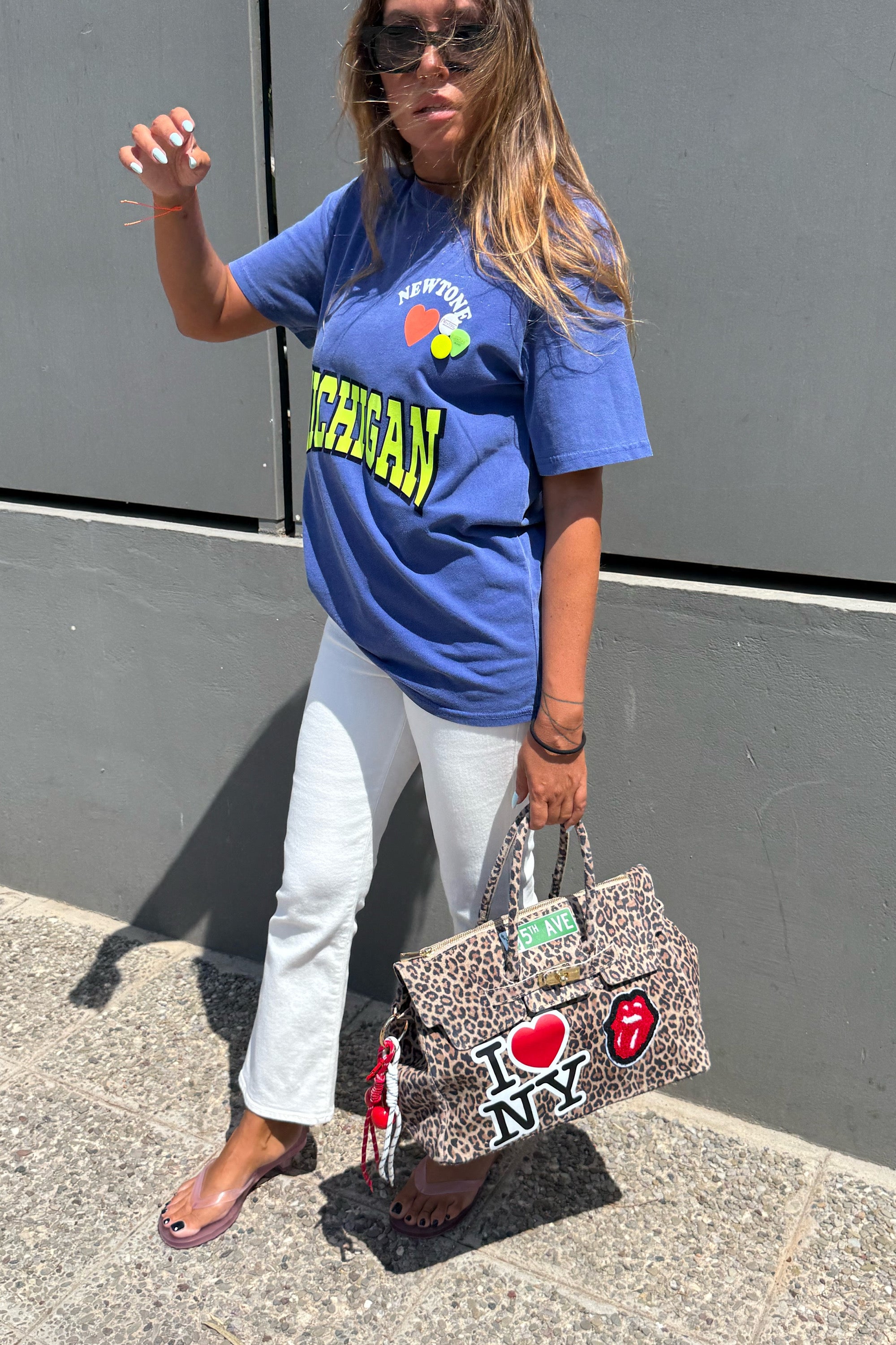 TRUCKER NWTLOVE TEE